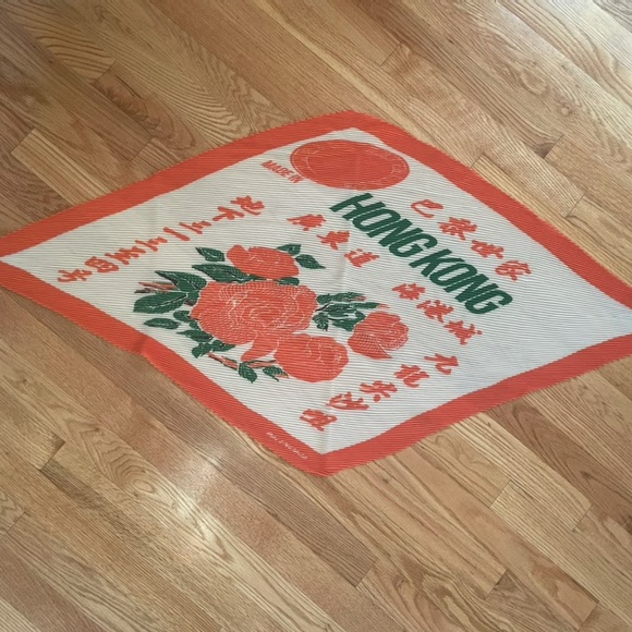 BALENCIAGA | 2018 Hong Kong pleated Scarf | NWT - Picture 2 of 8